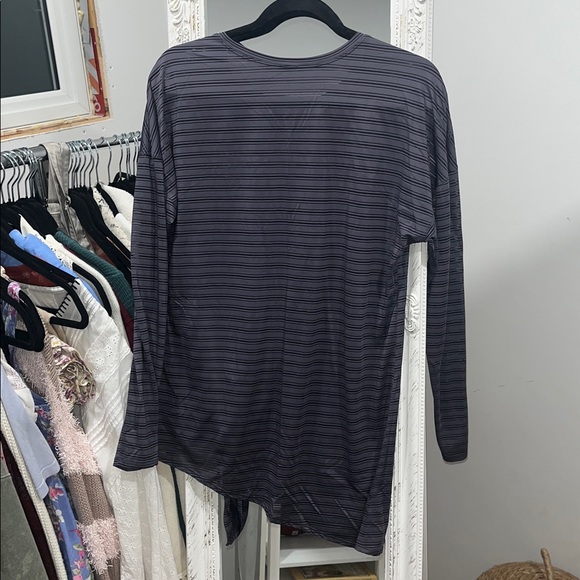 Lululemon Tie Your Practice Longsleeve - Picture 10 of 10